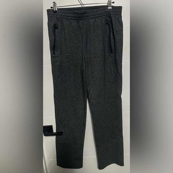 Old Navy Active Men's Dynamic Fleece 4-Way Stretch- Size Medium - Picture 1 of 4